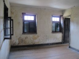 Aiken-Rhett House Museum-sleeping quarters; corner unit with windows