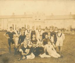 Crew (men's), 1901 team, at Killarney, Ireland after Henley Regatta, group photograph