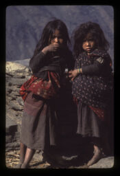 Bhalche gaun ko duijana ketiharu (भाल्चे गाउँको दुईजना केटीहरु / Two Girls From the Bhalche Village)