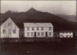 Grund, above Akureyri 