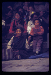 sherpa mahila purush dumji jatra herdai (शेर्पा महिलाहरु पुरुष दुम्जी जात्रा हेर्दै / Sherpa Men and Women Observing Dumji the Festival)