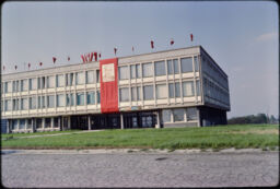 Large building in a greenfield (Nowe Tychy, Tychy, PL)