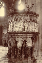 Pulpit in Nave, Worcester Cathedral 