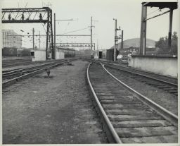 Railway Express Warehouse, Track 4
