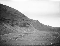 In Hell Gulch.  Stratification of Hayden Glacier, overriding gravels.