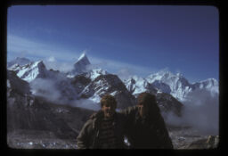mount everestko agalo thau bata liyeko foto (सगरमाथाको अग्लो ठाउँबाट लिएको फोटो / Picture From the Top of the Mount Everest)