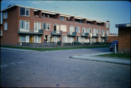 Three-story attached dwellings (Amsterdam West, Amsterdam, NL)
