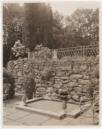 Bulkley "Rippowam" garden, rock wall
