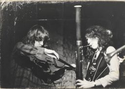 Photograph of Lindsay Cooper and Annemarie Roelofs performing
