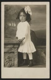 Vivian Cecile Richardson. Age 2yrs 10 mo.