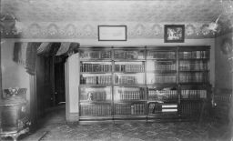 Nunn Home Library