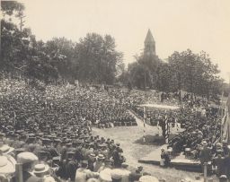 Commencement 1912, Libe Slope