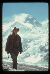 nacheneko manche Lhotse himal kshetrama (नाचेनेको मान्छे ल्होत्से हिमाल क्षेत्रमा / Lhotse Region)