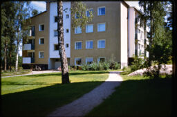 Large residential building (Tapiola, Espoo, FI)