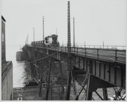 DMIR Unit 180 on Viaduct