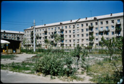Open quandangle between residential buildings (Kiev, UA)