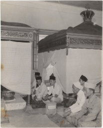 Madura (Jawa Timur, Indonesia). Douwes Dekker Photograph of Death Rituals