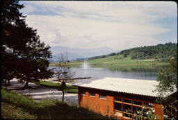 Recreation area alongside a lake (Velenje, SI)