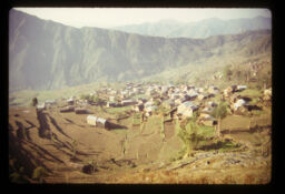 Bomtang nams ra pari patti  deurali gang (बोम्तंङ नम्स र पारी पट्टि देउराली गङ् / Bomtang Nams and Deurali Village)