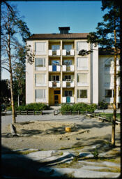 Four-story residential building (Vallingby, Stockholm, SE)