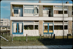 Rear-yard two-story attached residences (Rotterdam, NL)