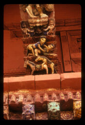 Kathko tudalma kudiyeko akarshak kala (काठको टुंडालमा कुँदिएको आकर्षक कला / Exotic Wooden Carvings in Rafter)