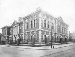 Law School (built 1898-1902, Cope & Stewardson, architects; was known as William Draper Lewis Hall, now Silverman Hall), exterior