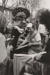 Bread and Puppet Theater effigy, Uncle Sam with woman
