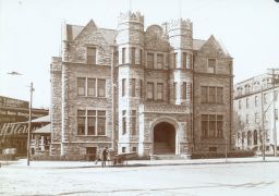 Psi Upsilon, Tau Chapter fraternity house (built 1897, G.W. and W. D. Hewitt, architects), exterior