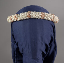 Shell necklace (lei)