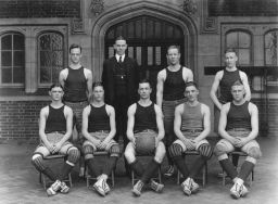 Basketball (men's), 1920 team, group photograph