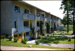 Attached one-story residences (Haaga, Helsinki, FI)