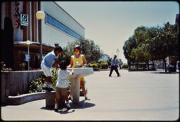 Drinking fountain and street furniture in pedestrian mall (Fresno, California, USA)