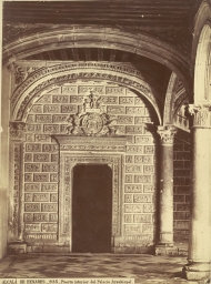 Alcalà de Henares. Puerta interior del Palacio Arzobispal 