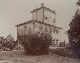 Villa Landor, front and side view