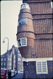 The facade of a building in northern Amsterdam (Spaarndammerbuurt, Amsterdam, NL)