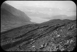 Yakutat Bay: Faults 2-6 ft. apart south side of Nunatak, Ice erosion topography, 1905-131 USGS