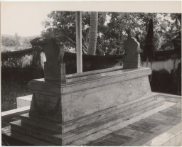 Rembang (Jawa Tengah, Indonesia). Douwes Dekker Photograph of Death Rituals