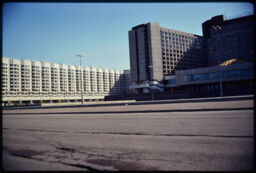 Baltic Republic hotel and nearby housing (Saint Petersburg, RU)