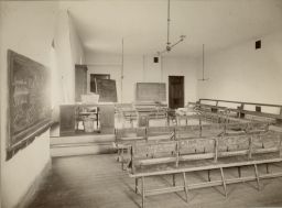 College Hall (built 1871-1872, Thomas Webb Richards, architect), interior, French recitation room