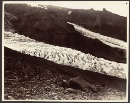 Glaciers descending from Öræfajökull