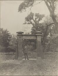 Entrance to the Renwick Wildwood Bird Sanctuary at the Cayuga Bird Club