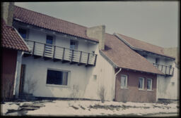 Exterior two-story "fresh air houses" (Malmö, SE)
