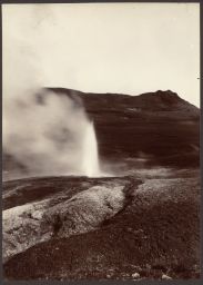 Litli Geysir in eruption