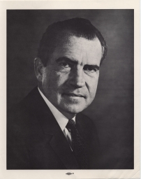 Nixon Portrait Bust