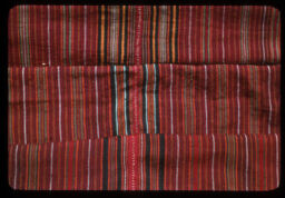 Tamang mahila ko(posak) syama (तमाङ महिलाको (पोसाक)स्यामा / Women's Tamang Costume Syama)