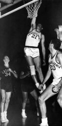 Basketball (men's), Penn vs. LaSalle, 1963, court action