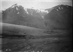 Hidden Glacier, north edge, resting on overridden gravels