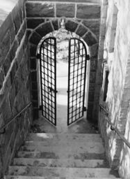 Iron gate, The Cloisters