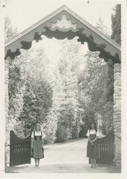 Bjorklunden entrance arch